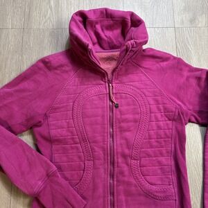 LULULEMON Scuba Jacket 4 Unique‎ Fuchsia Color Embroidered Logo Ribbed Full Zip